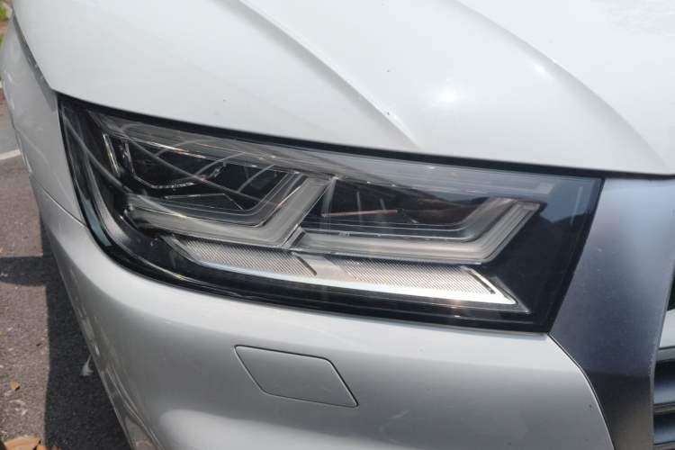 Used Audi Q5L 2020 Updated 40 TFSI Prestige Fashion Edition Right Front Headlight