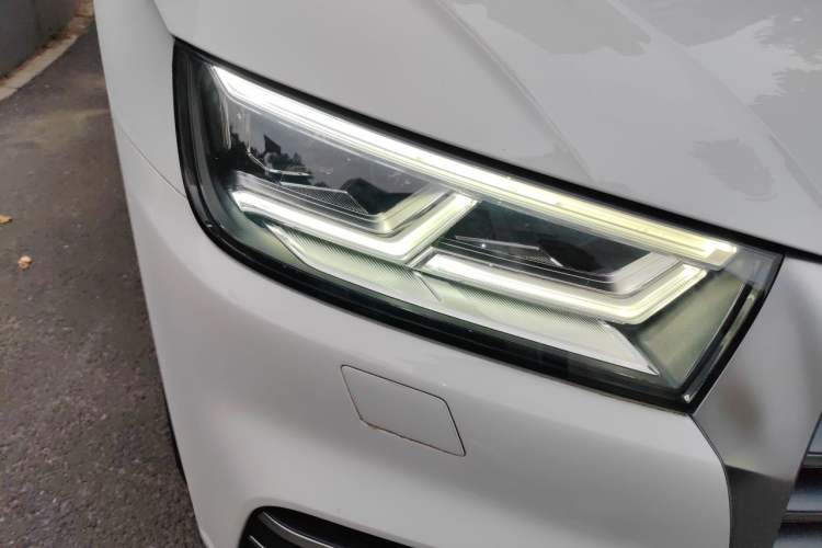 Used Audi Q5L 2020 Updated 40 TFSI Prestige Fashion Edition Right Front Headlight