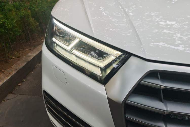 Used Audi Q5L 2020 Updated 40 TFSI Prestige Fashion Edition Right Front Headlight