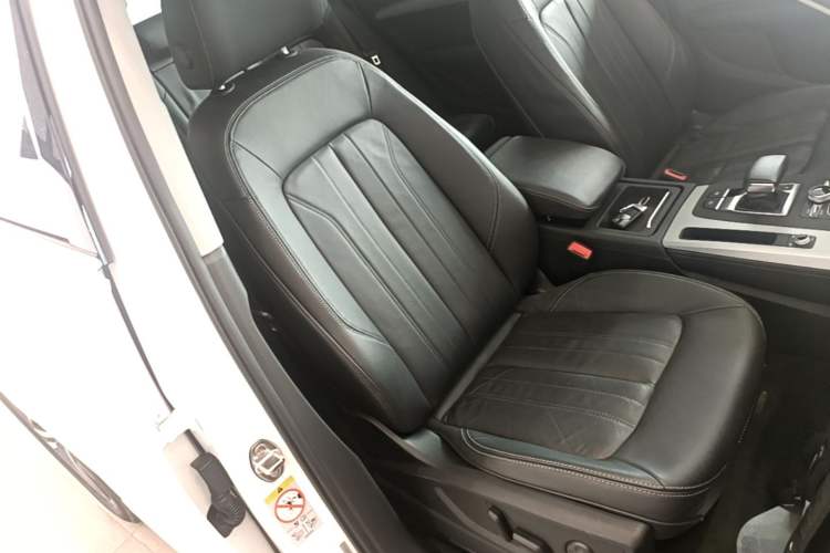 Used Audi Q5L 2020 Updated 40 TFSI Prestige Fashion Edition Right Front Seat
