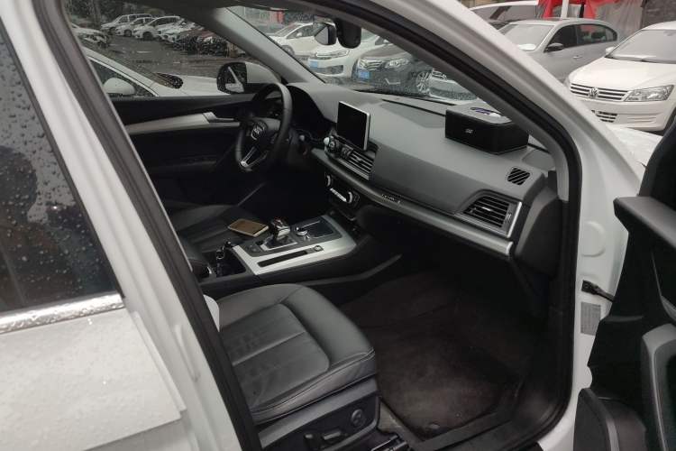 Used Audi Q5L 2020 Updated 40 TFSI Prestige Fashion Edition Right Front Seat