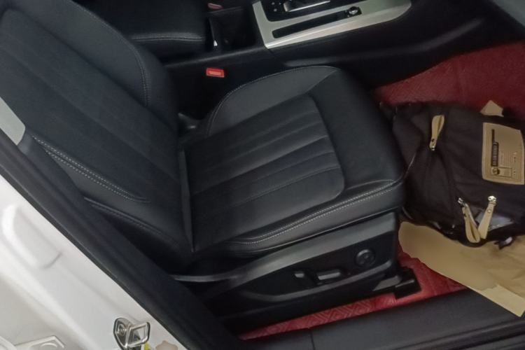 Used Audi Q5L 2020 Updated 40 TFSI Prestige Fashion Edition Right Front Seat