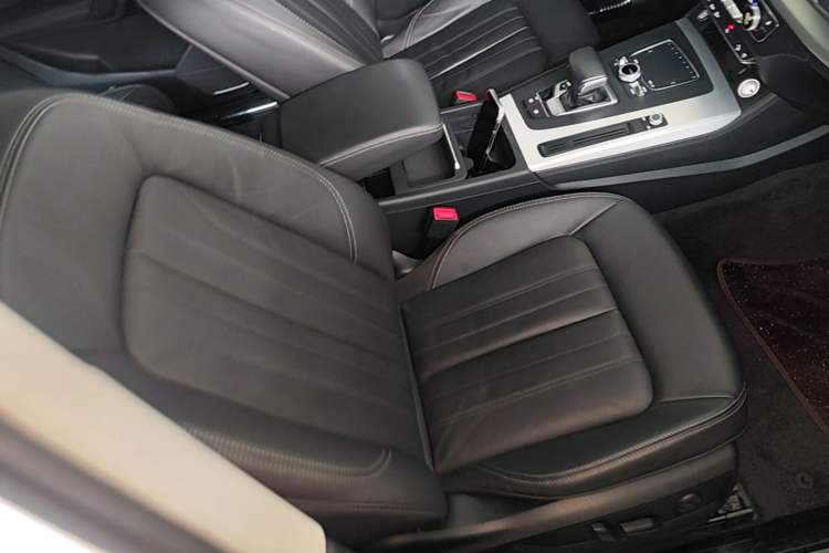Used Audi Q5L 2020 Updated 40 TFSI Prestige Fashion Edition Right Front Seat