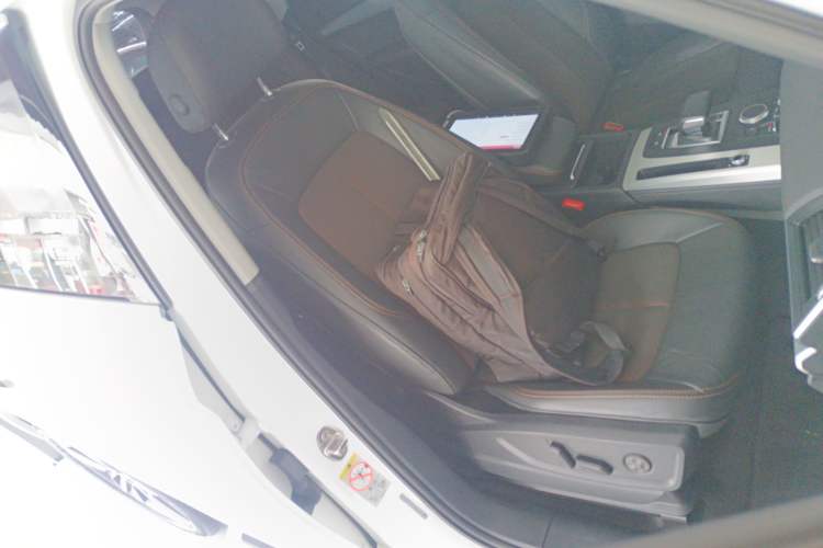 Used Audi Q5L 2020 Revised 40 TFSI Prestige Edition Right Front Seat