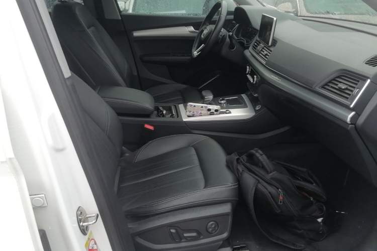 Used Audi Q5L 2020 Updated 40 TFSI Prestige Fashion Edition Right Front Seat