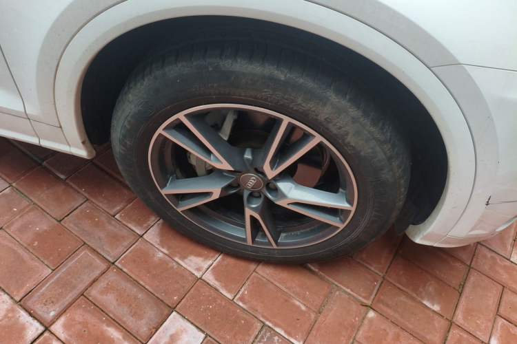 Used Audi Q5L 2020 Updated 40 TFSI Prestige Fashion Edition Right Front Wheel Hub