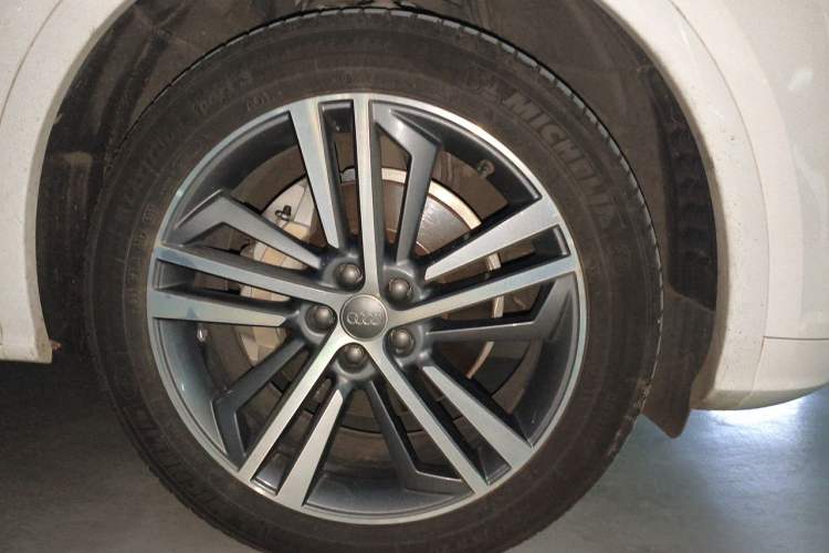 Used Audi Q5L 2020 40 TFSI Prestige Fashion Edition Right Front Wheel Hub