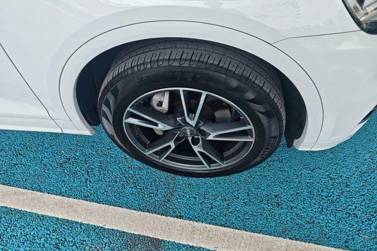 Used Audi Q5L 2020 Updated 40 TFSI Prestige Fashion Edition Right Front Wheel Hub
