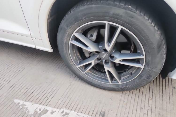 Used Audi Q5L 2020 Updated 40 TFSI Prestige Fashion Edition Right Front Wheel Hub