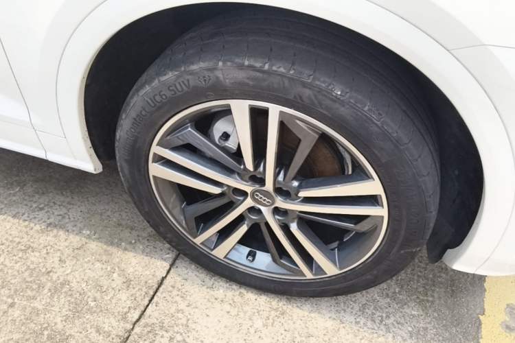 Used Audi Q5L 2020 Updated 40 TFSI Prestige Fashion Edition Right Front Wheel Hub