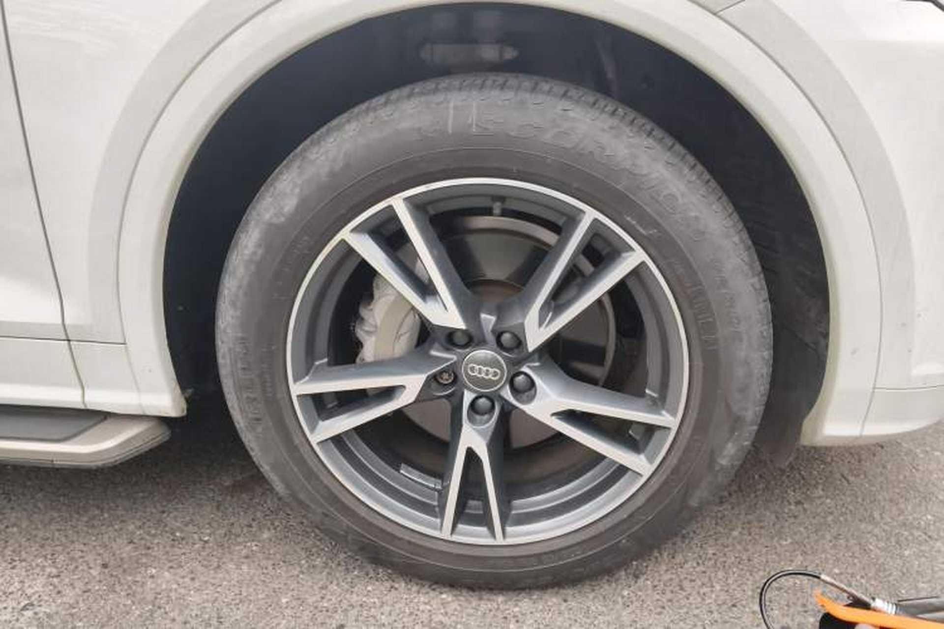 Used Audi Q5L 2020 Updated 40 TFSI Prestige Fashion Edition Right Front Wheel Hub