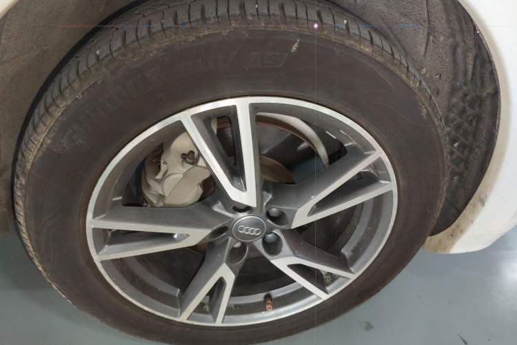 Used Audi Q5L 2020 45 TFSI Prestige Fashion Model Right Front Wheel Hub