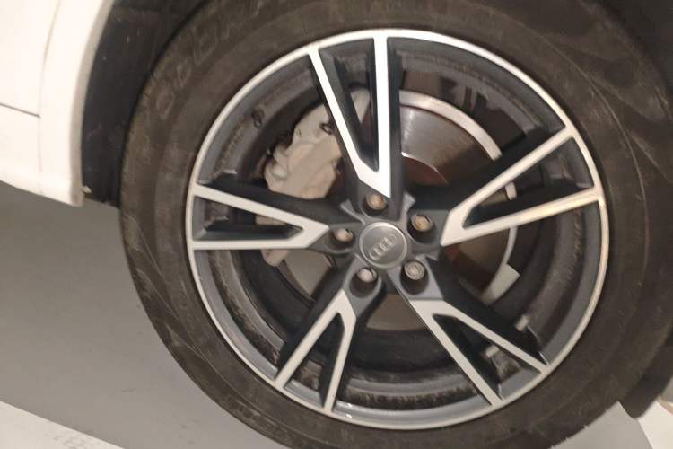 Used Audi Q5L 2020 40 TFSI Prestige Fashion Edition Right Front Wheel Hub