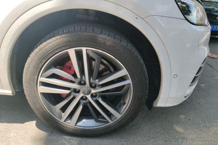 Used Audi Q5L 2020 45 TFSI Prestige Sport Edition Right Front Wheel Hub