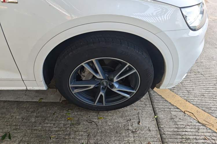Used Audi Q5L 2020 Updated 40 TFSI Prestige Fashion Edition Right Front Wheel Hub