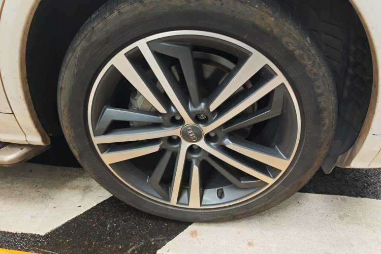 Used Audi Q5L 2020 40 TFSI Prestige Edition Right Front Wheel Hub