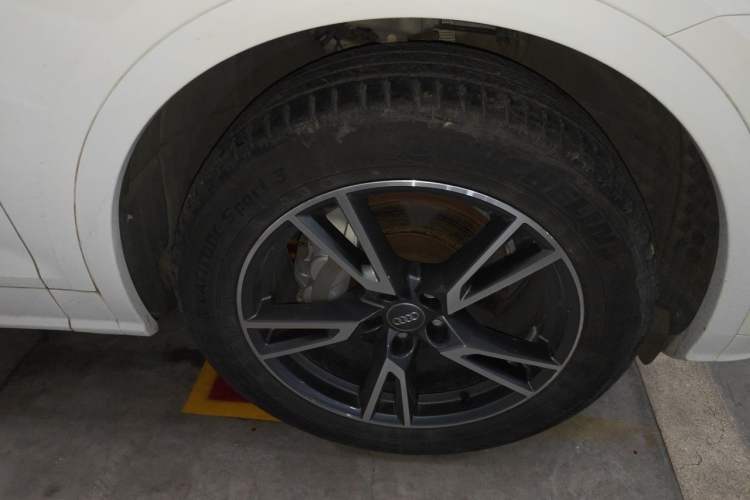 Used Audi Q5L 2020 40 TFSI Prestige Fashion Edition Right Front Wheel Hub