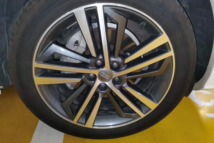 Used Audi Q5L 2020 40 TFSI Prestige Fashion Edition Right Front Wheel Hub