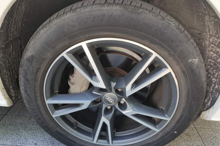 Used Audi Q5L 2020 40 TFSI Prestige Fashion Edition Right Front Wheel Hub