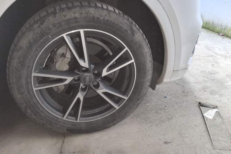 Used Audi Q5L 2020 Updated 40 TFSI Prestige Fashion Edition Right Front Wheel Hub