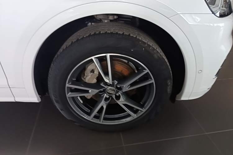 Used Audi Q5L 2020 45 TFSI Prestige Fashion Model Right Front Wheel Hub