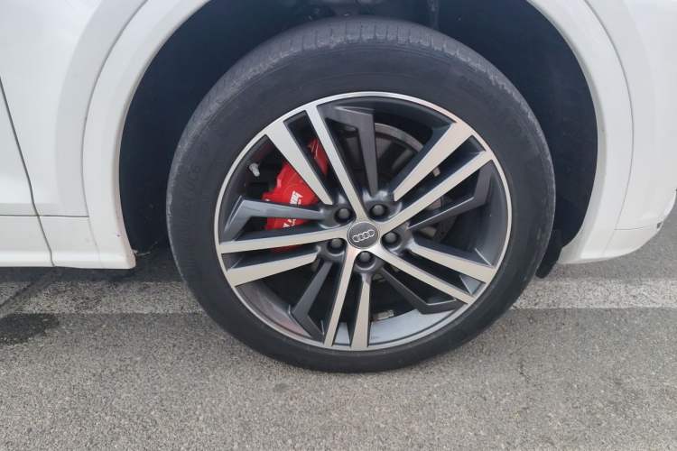 Used Audi Q5L 2020 40 TFSI Prestige Fashion Edition Right Front Wheel Hub