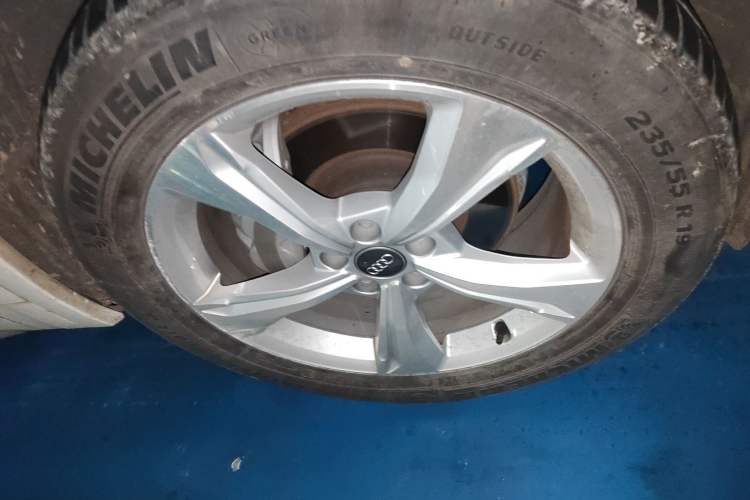 Used Audi Q5L 2020 40 TFSI Prestige Edition Right Front Wheel Hub