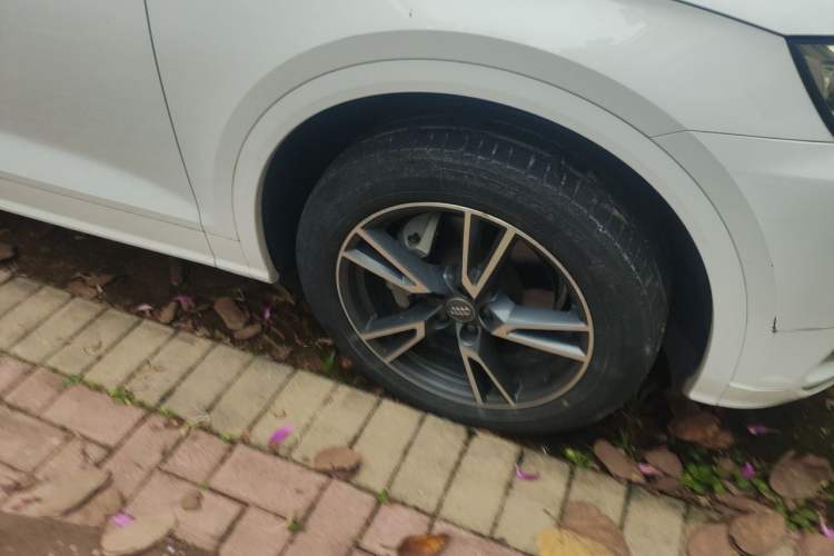 Used Audi Q5L 2020 Updated 40 TFSI Prestige Fashion Edition Right Front Wheel Hub