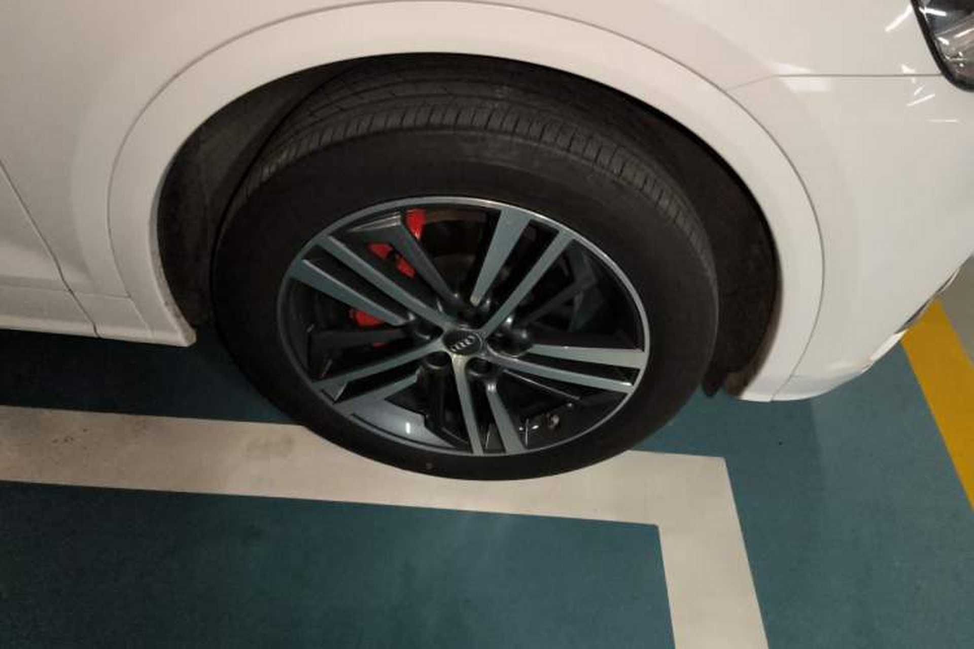 Used Audi Q5L 2020 Updated 40 TFSI Prestige Fashion Edition Right Front Wheel Hub