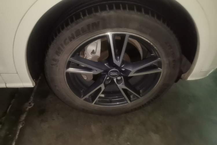 Used Audi Q5L 2020 Updated 40 TFSI Prestige Fashion Edition Right Front Wheel Hub