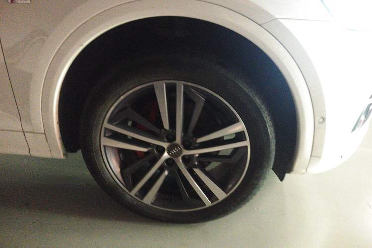 Used Audi Q5L 2020 45 TFSI Prestige Luxury Sport Edition Right Front Wheel Hub
