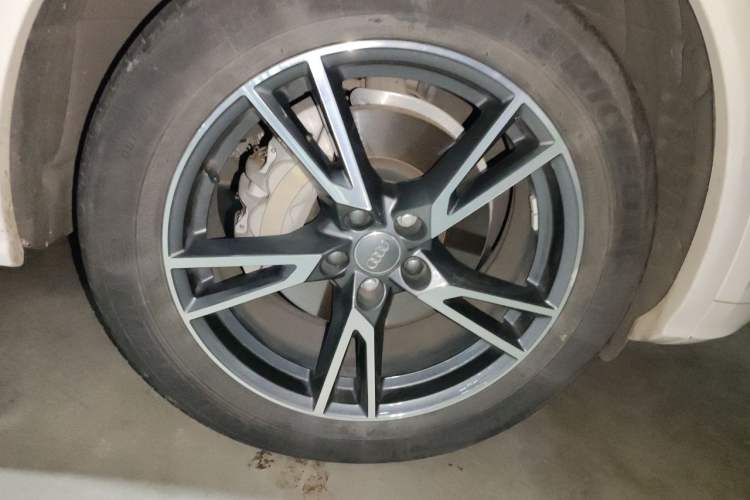 Used Audi Q5L 2020 45 TFSI Prestige Fashion Model Right Front Wheel Hub