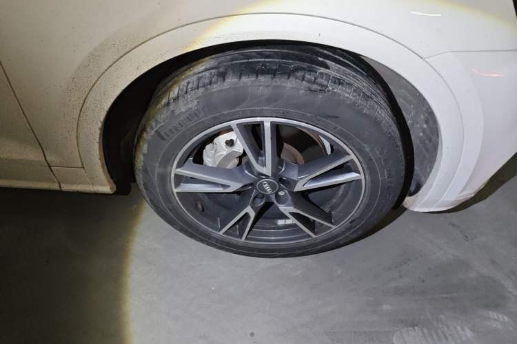 Used Audi Q5L 2020 Updated 40 TFSI Prestige Fashion Edition Right Front Wheel Hub