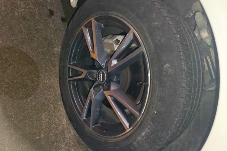 Used Audi Q5L 2020 Updated 40 TFSI Prestige Fashion Edition Right Front Wheel Hub