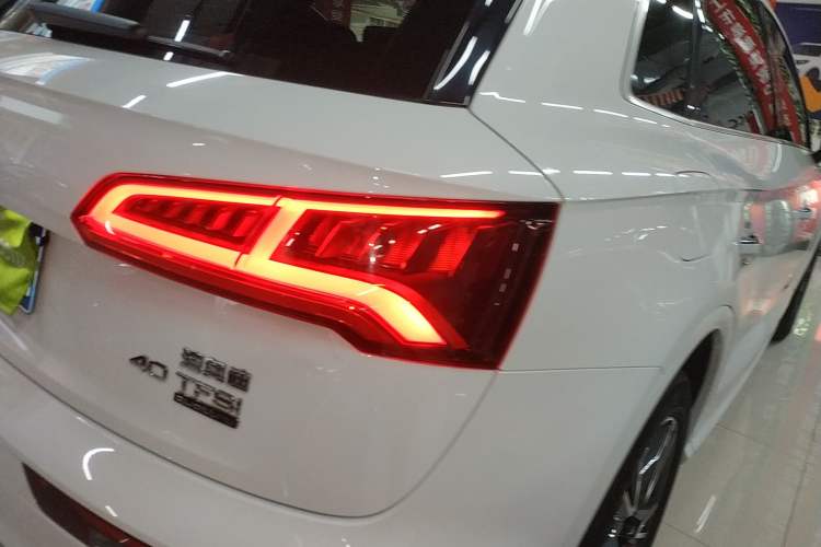 Used Audi Q5L 2020 Updated 40 TFSI Prestige Fashion Edition Right Rear Taillight