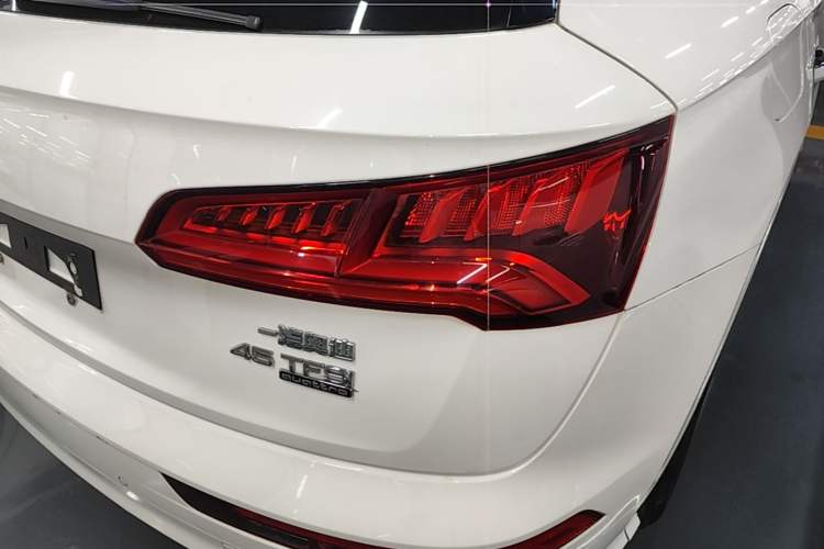 Used Audi Q5L 2020 45 TFSI Prestige Fashion Model Right Rear Taillight
