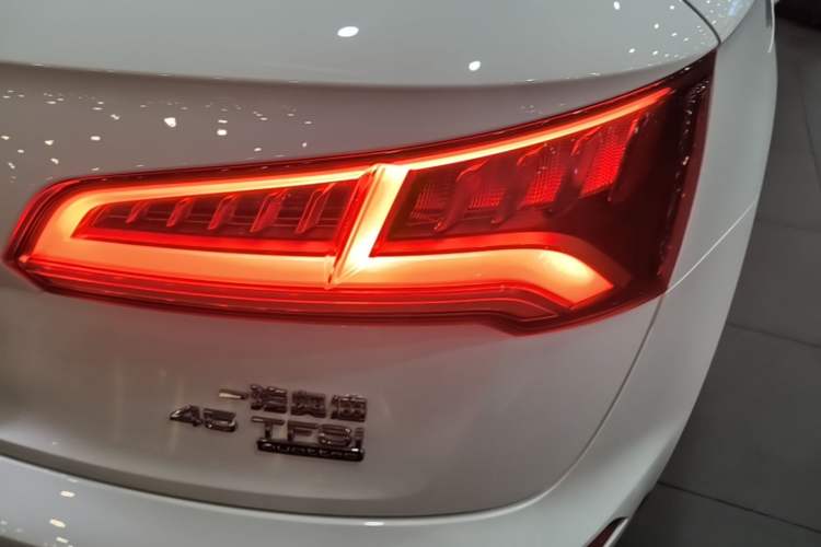 Used Audi Q5L 2020 45 TFSI Prestige Elegant Edition Right Rear Taillight