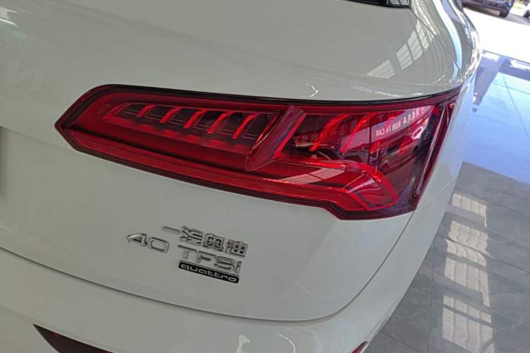 Used Audi Q5L 2020 Updated 40 TFSI Prestige Fashion Edition Right Rear Taillight