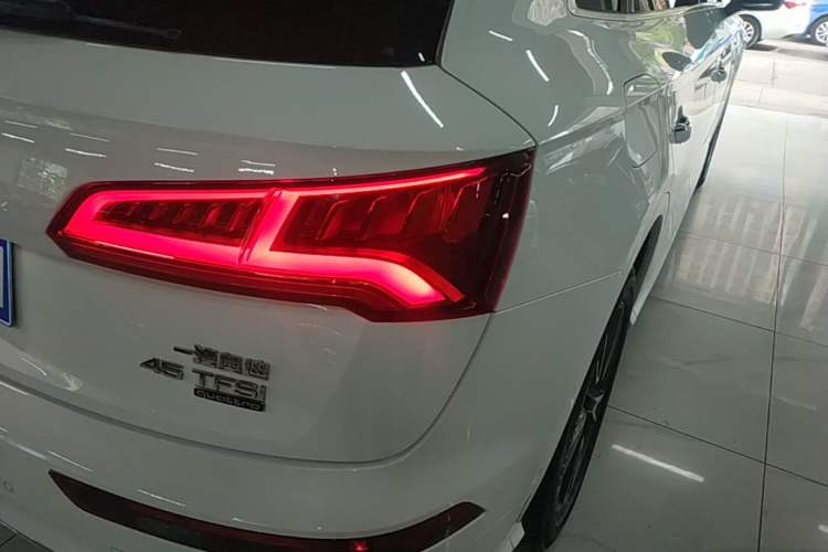 Used Audi Q5L 2020 45 TFSI Prestige Fashion Model Right Rear Taillight