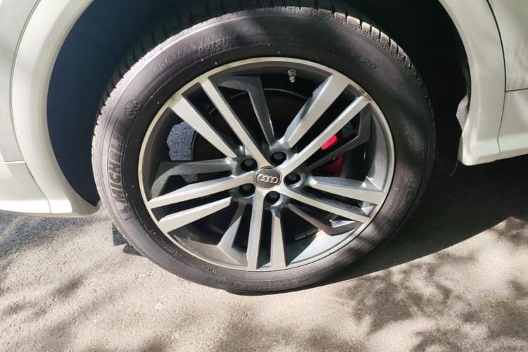 Used Audi Q5L 2020 Updated 40 TFSI Prestige Fashion Edition Right Rear Wheel Hub