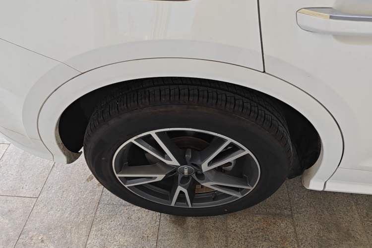 Used Audi Q5L 2020 Updated 40 TFSI Prestige Fashion Edition Right Rear Wheel Hub