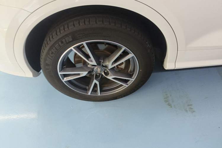 Used Audi Q5L 2020 Updated 40 TFSI Prestige Fashion Edition Right Rear Wheel Hub