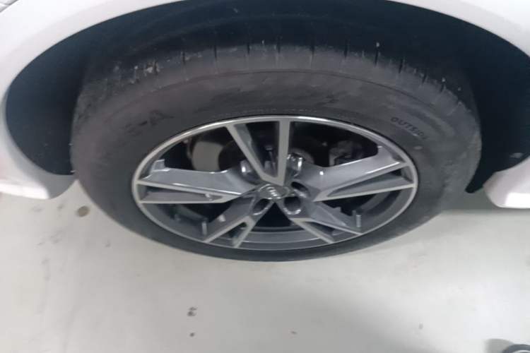 Used Audi Q5L 2020 Updated 40 TFSI Prestige Fashion Edition Right Rear Wheel Hub