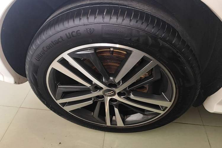 Used Audi Q5L 2020 Updated 40 TFSI Prestige Fashion Edition Right Rear Wheel Hub