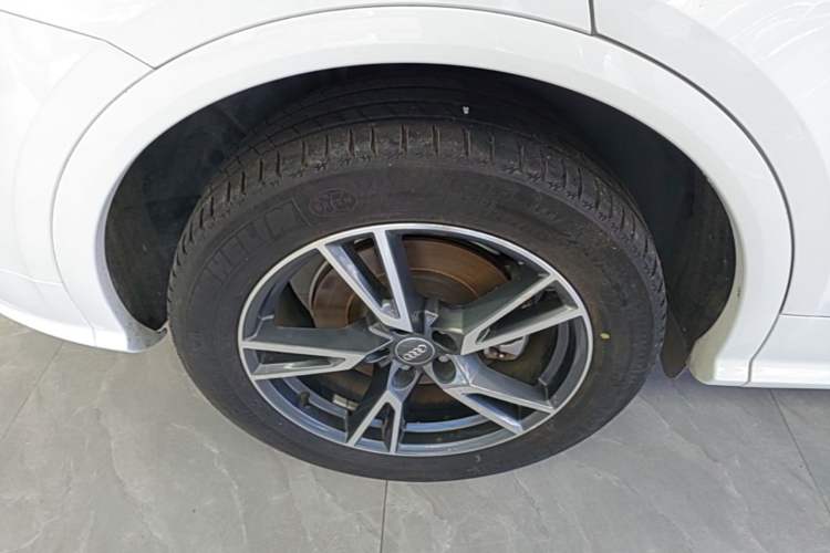 Used Audi Q5L 2020 Updated 40 TFSI Prestige Fashion Edition Right Rear Wheel Hub