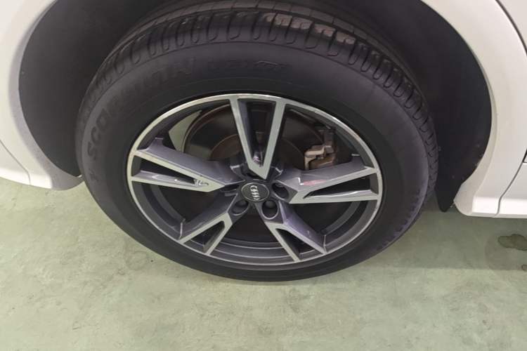 Used Audi Q5L 2020 Updated 40 TFSI Prestige Fashion Edition Right Rear Wheel Hub