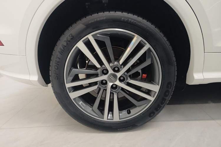 Used Audi Q5L 2020 Updated 40 TFSI Prestige Fashion Edition Right Rear Wheel Hub