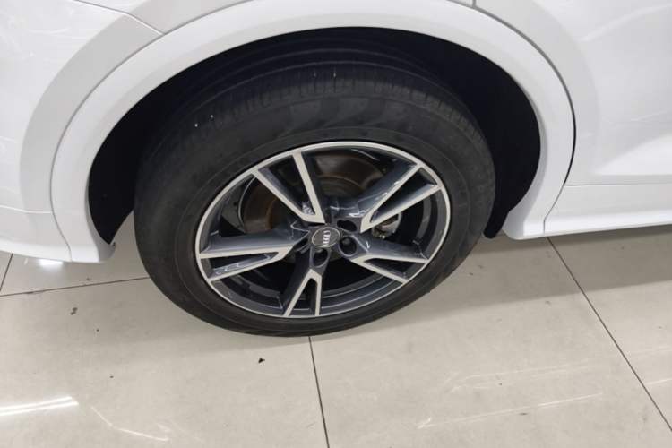 Used Audi Q5L 2020 Updated 40 TFSI Prestige Fashion Edition Right Rear Wheel Hub