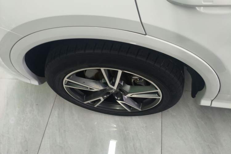 Used Audi Q5L 2020 Updated 40 TFSI Prestige Fashion Edition Right Rear Wheel Hub