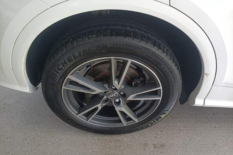 Used Audi Q5L 2020 Updated 40 TFSI Prestige Fashion Edition Right Rear Wheel Hub